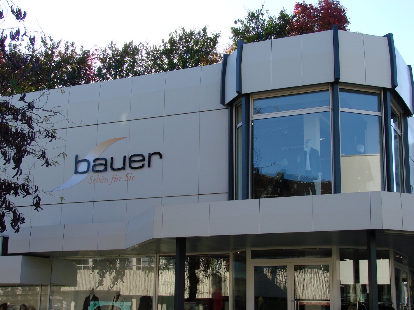 Werbeanlage Fräsbuchstaben Modehaus Bauer Bad Rappenau