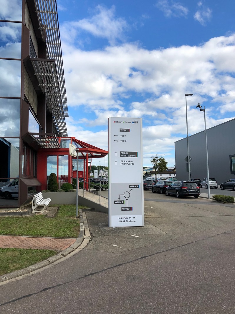 Werbepylon AlBohn Sinsheim