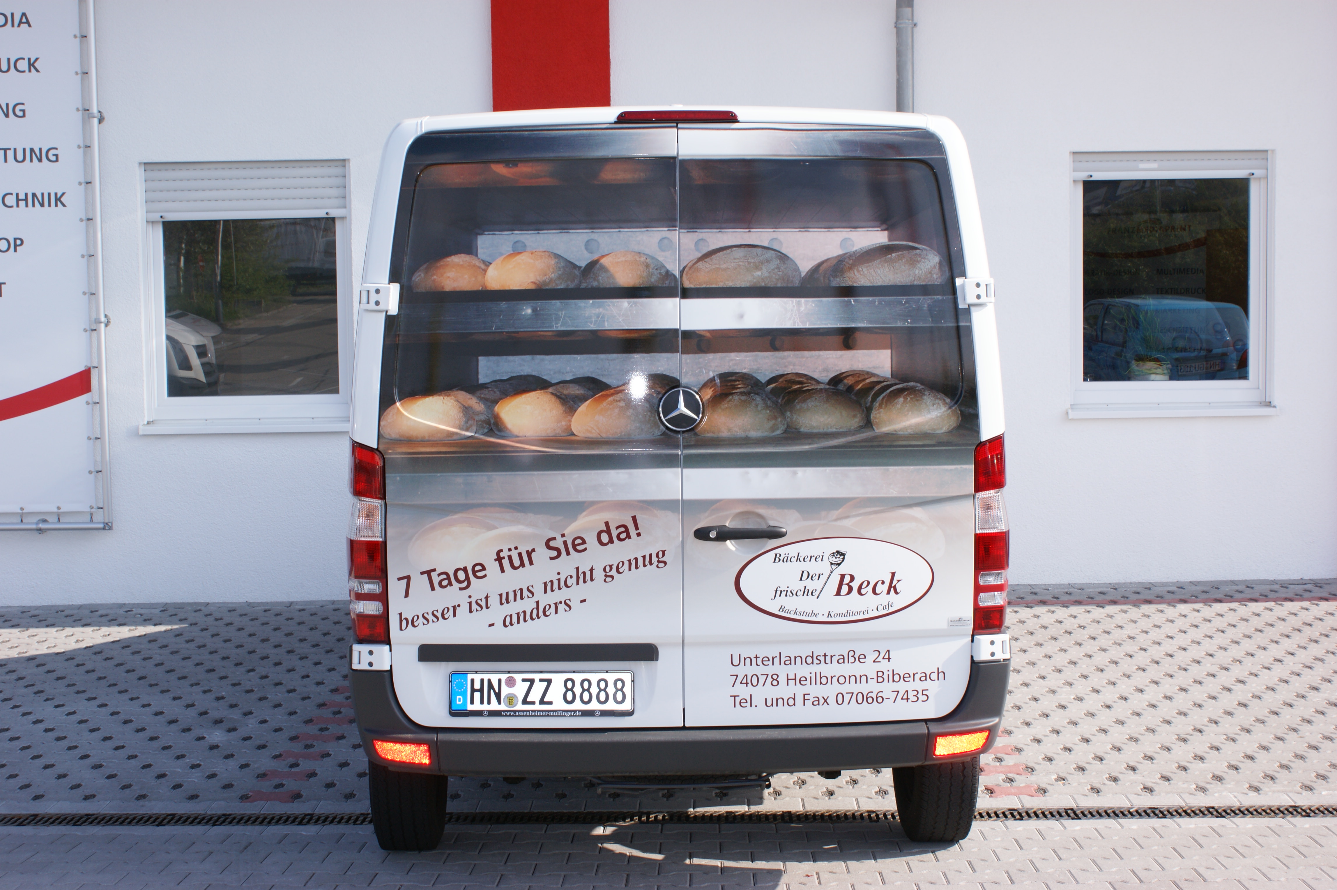 Fahrzeugbeschriftung Bus Bäckerei Beck 2