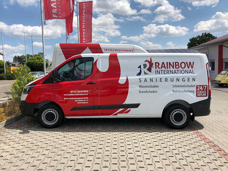 Fahrzeugbeschriftung Rainbow International 2