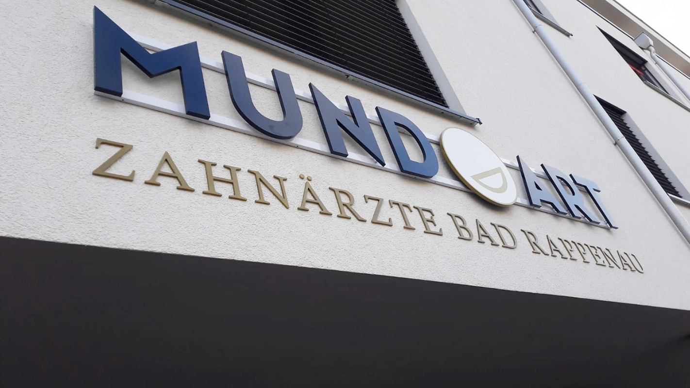 Profilbuchstaben hinterleuchtet Zahnarztpraxis Fettig-Herkel-Schittkowski Bad Rappenau