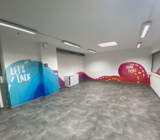 Wandfolierung Besprechungsraum Firma Mondi