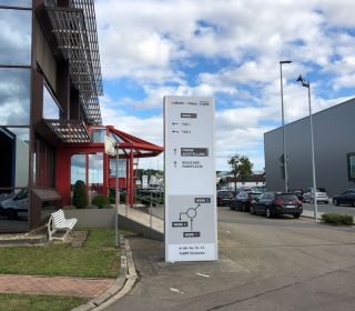 Werbepylon AlBohn Sinsheim